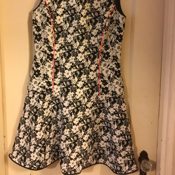 Banana Republic drop-waist floral dress - Picture 2 of 5